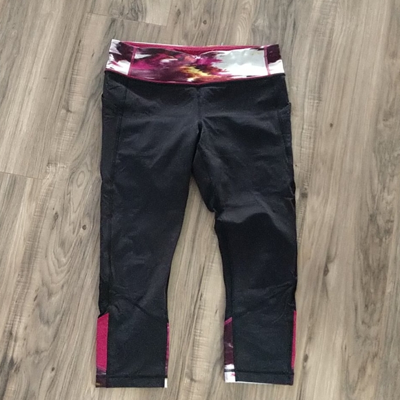 lululemon athletica Pants - Lululemon Crop Leggings